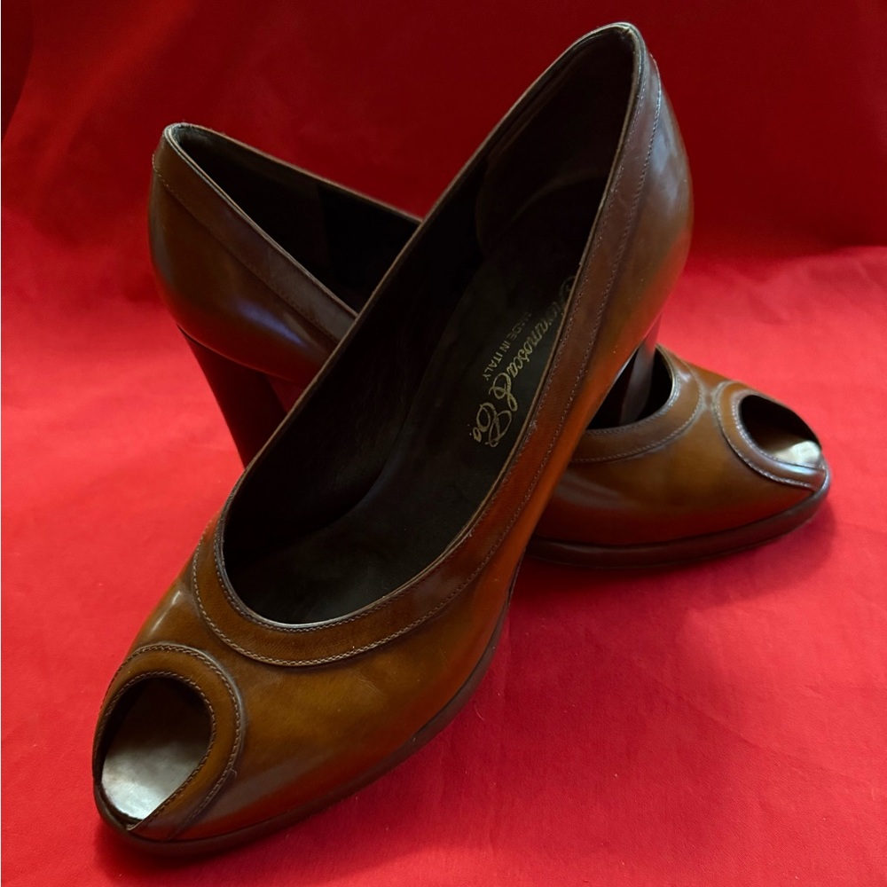 Vintage Fieramosca & Co. Elegant Brown Peep-Toe Wedges